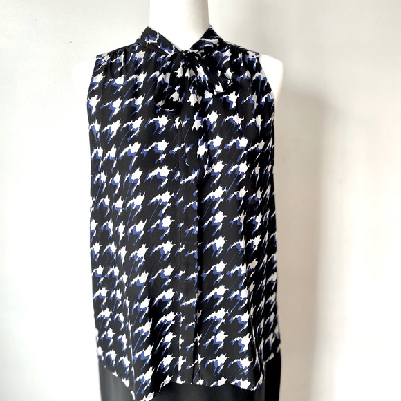 Beautiful Hilfiger top - Picture 1 of 6